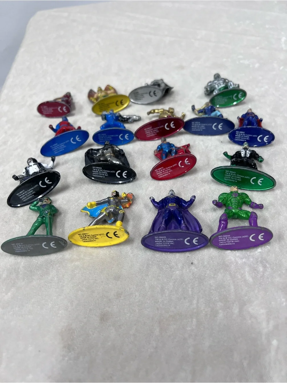 Marvel DC Superhero Mini action Figures Set of 17 die cast metal